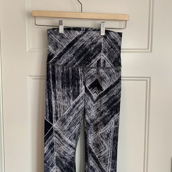 Lululemon Wunder Under Pant *Full-On Luon (Roll Down)Heat Wave White Black sz 2 - Picture 3 of 8